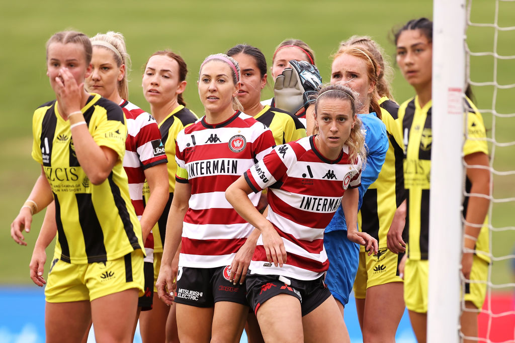 The Phoenix defenders mark up on the the Wanderers attack in front of goal during the round one A-League Women match between Wellington Phoenix and Western Sydney Wanderers at WIN Stadium, on December 03, 2021, in Wollongong, Australia. (Photo by Mark Kolbe/Getty Images)