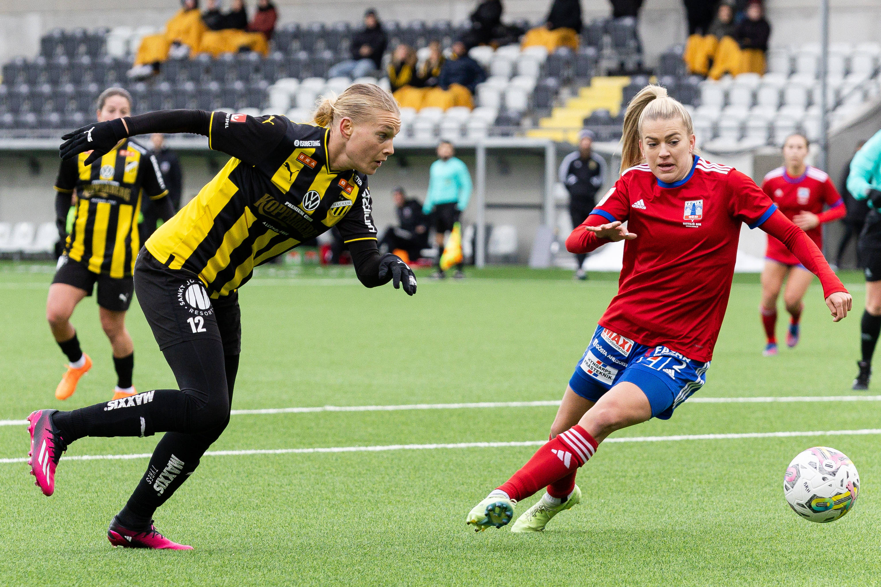 Häckens Stine Larsen and Vittsjös Charlotte Grant during the football match in the Swedish Cup between Häcken and Vittsjö on March 12, 2023 in Gothenburg Häckens Stine Larsen and Vittsjös Charlotte Grant during the football match in the Swedish Cup between Häcken and Vittsjö on March 12, 2023 in Gothenburg