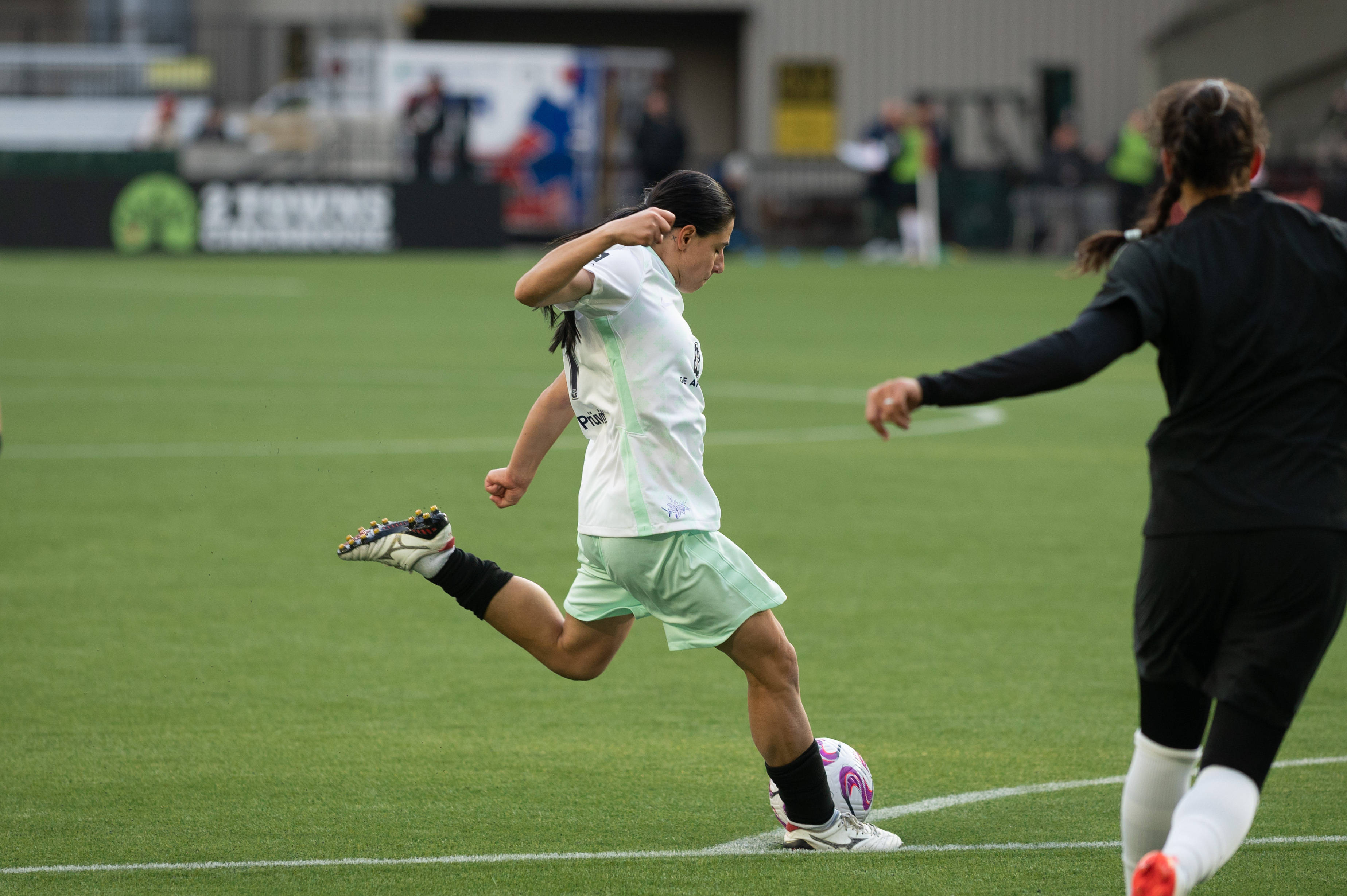 Alex Chidiac (27 Racing Louisville FC) during the Preseason Tournament game between Racing Louisville v OL Reign at Providence Park in Portland, Oregon. (Dantey Buitureida/SPP) Alex Chidiac (27 Racing Louisville FC) during the Preseason Tournament game between Racing Louisville v OL Reign at Providence Park in Portland, Oregon. (Dantey Buitureida/SPP)
