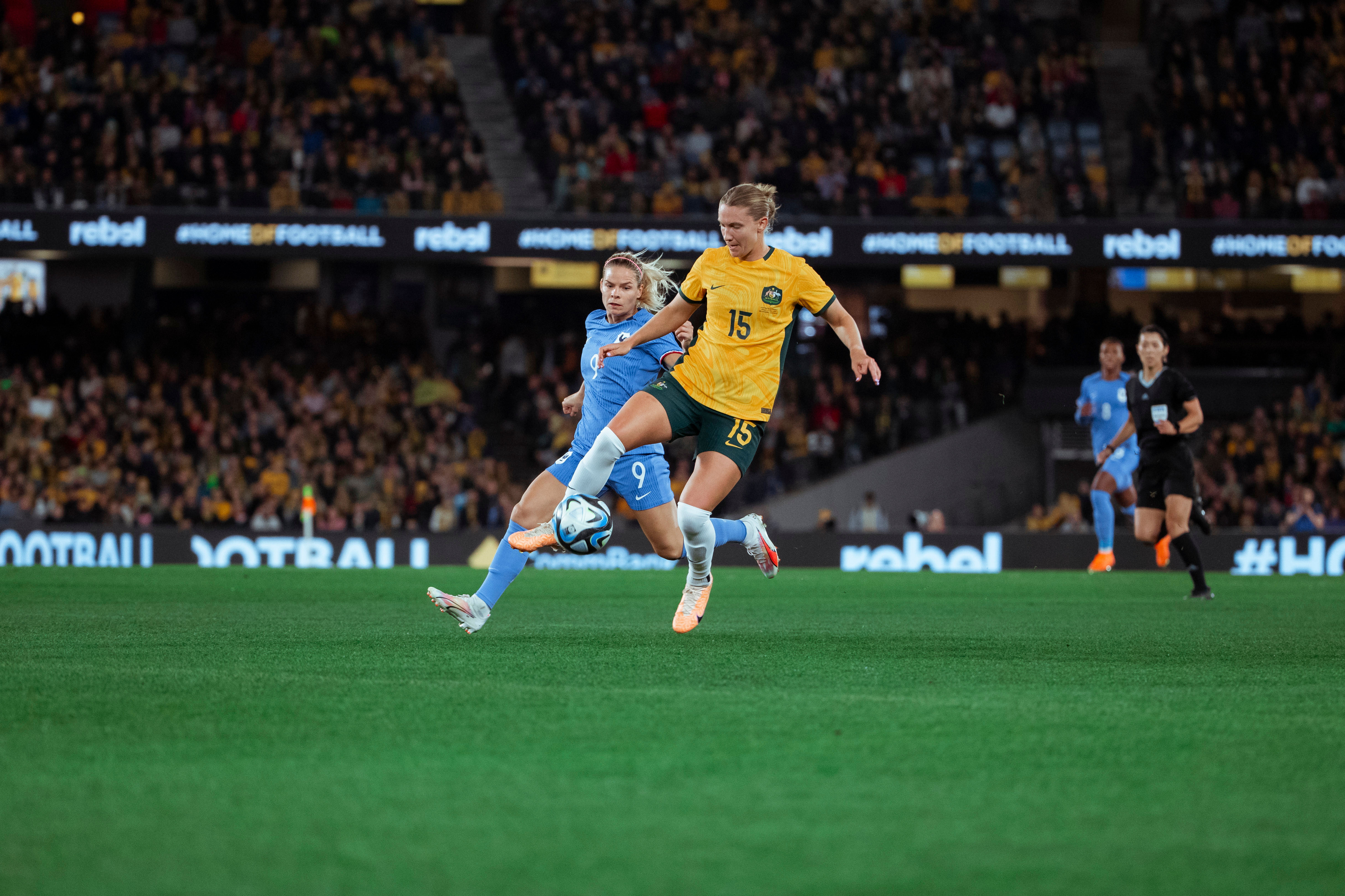 Clare Hunt during Australia's game against France at Marvel Stadium. (Photo: Tiffany Williams/Football Australia)