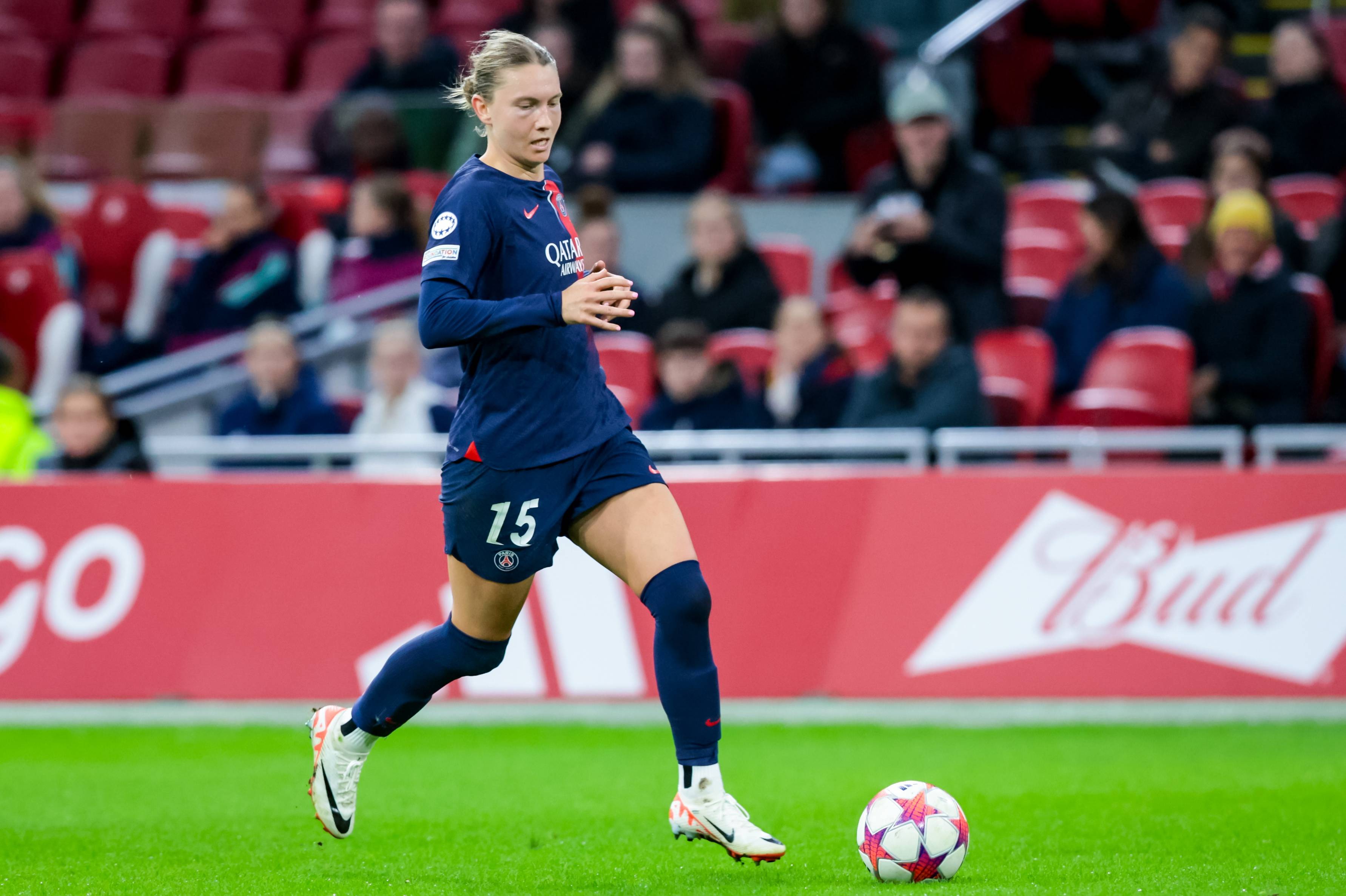 Clare Hunt during Paris Saint-Germain's UEFA Women's Champions League group stage game against Ajax. (Photo: Imago)
