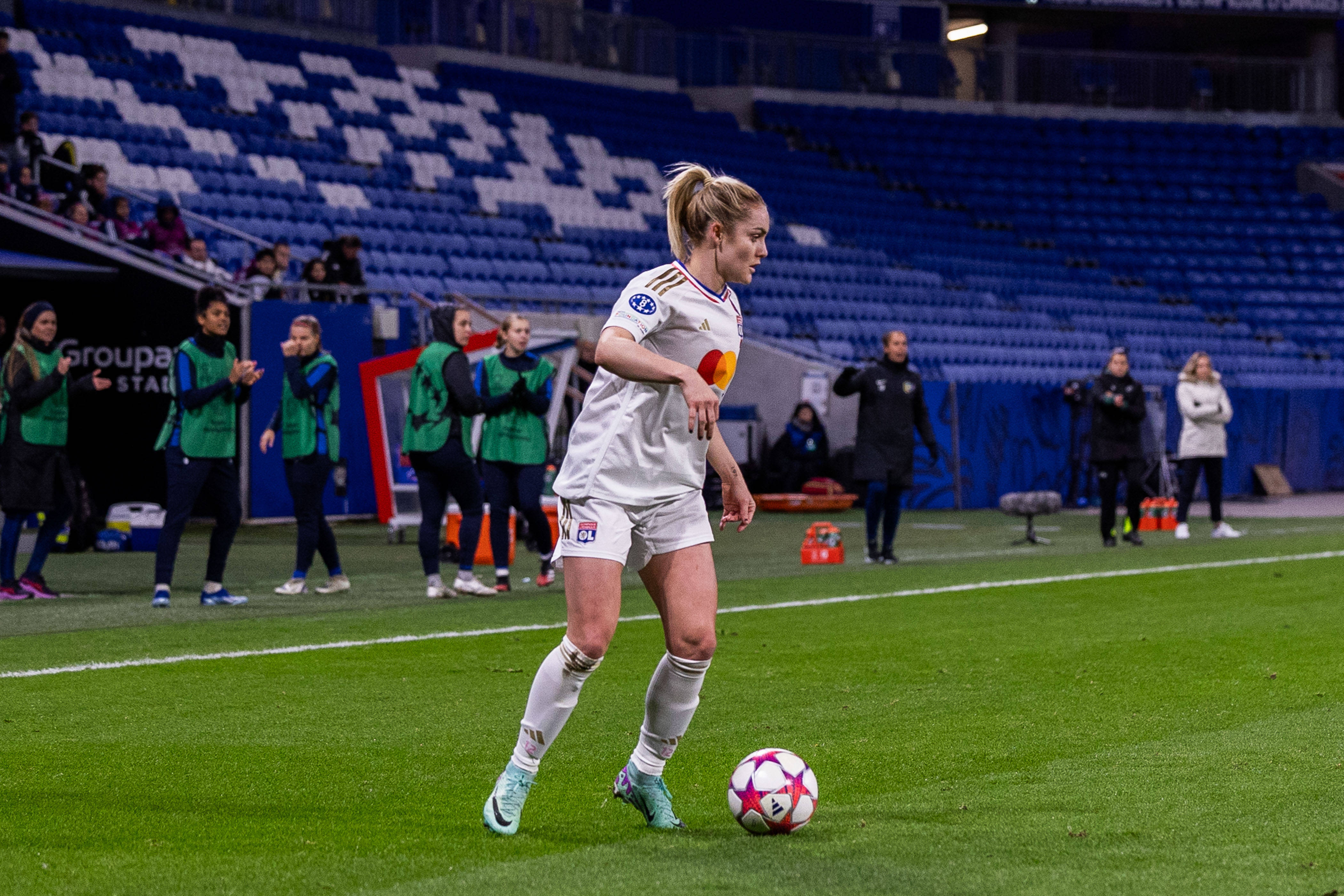 Ellie Carpenter (12) from OL in action during the UEFA Women s Champions League game between Olympique Lyonnais and St Polten at Groupama Stadium in DÃ cines-Charpieu, France. (Pauline FIGUET / SPP)