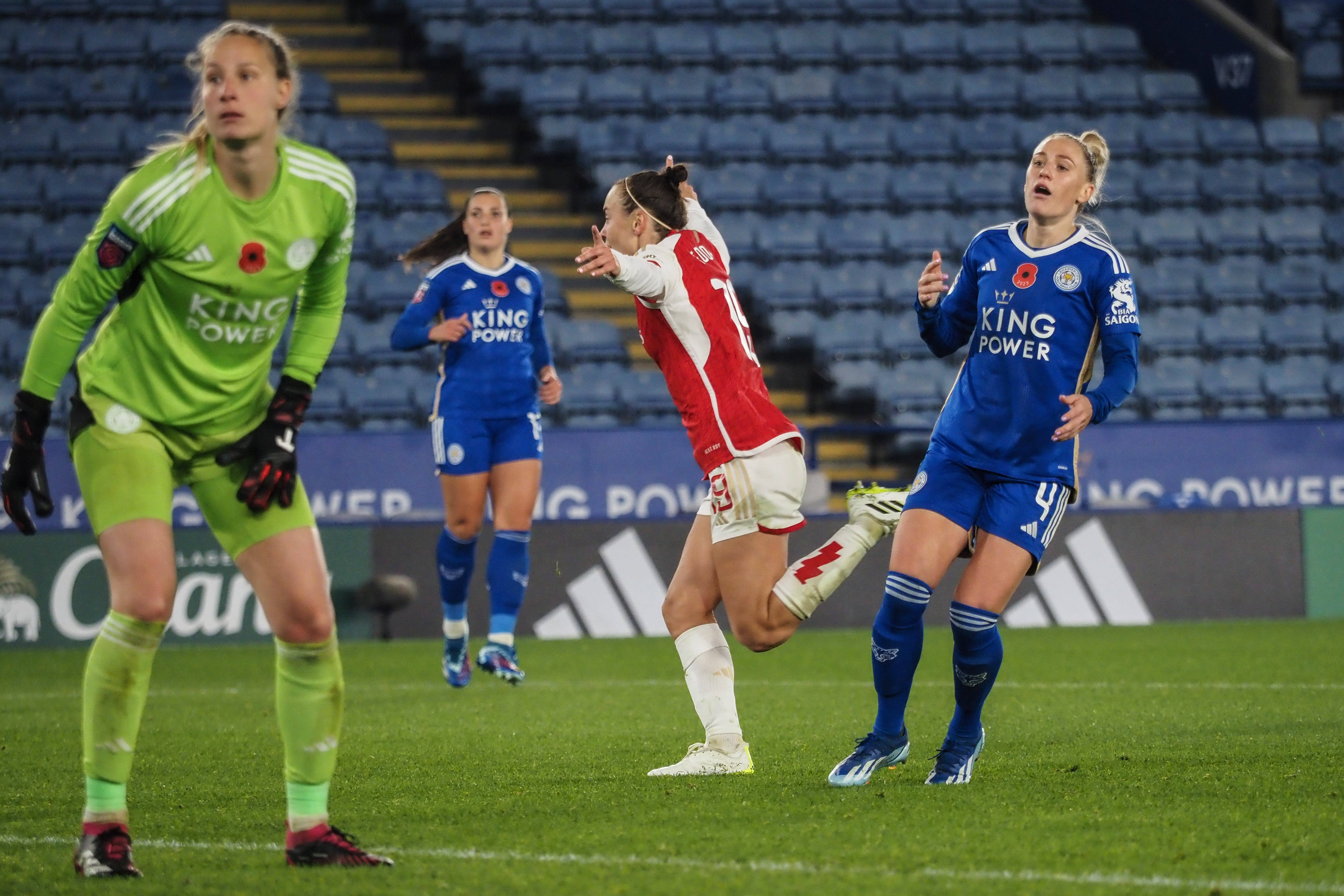 Caitlin Foord (19 Arsenal) puts Arsenal ahead during the Barclays FA Womens Super League game between Leicester City and Arsenal at King Power Stadium in Leicester, England (Natalie Mincher/SPP)