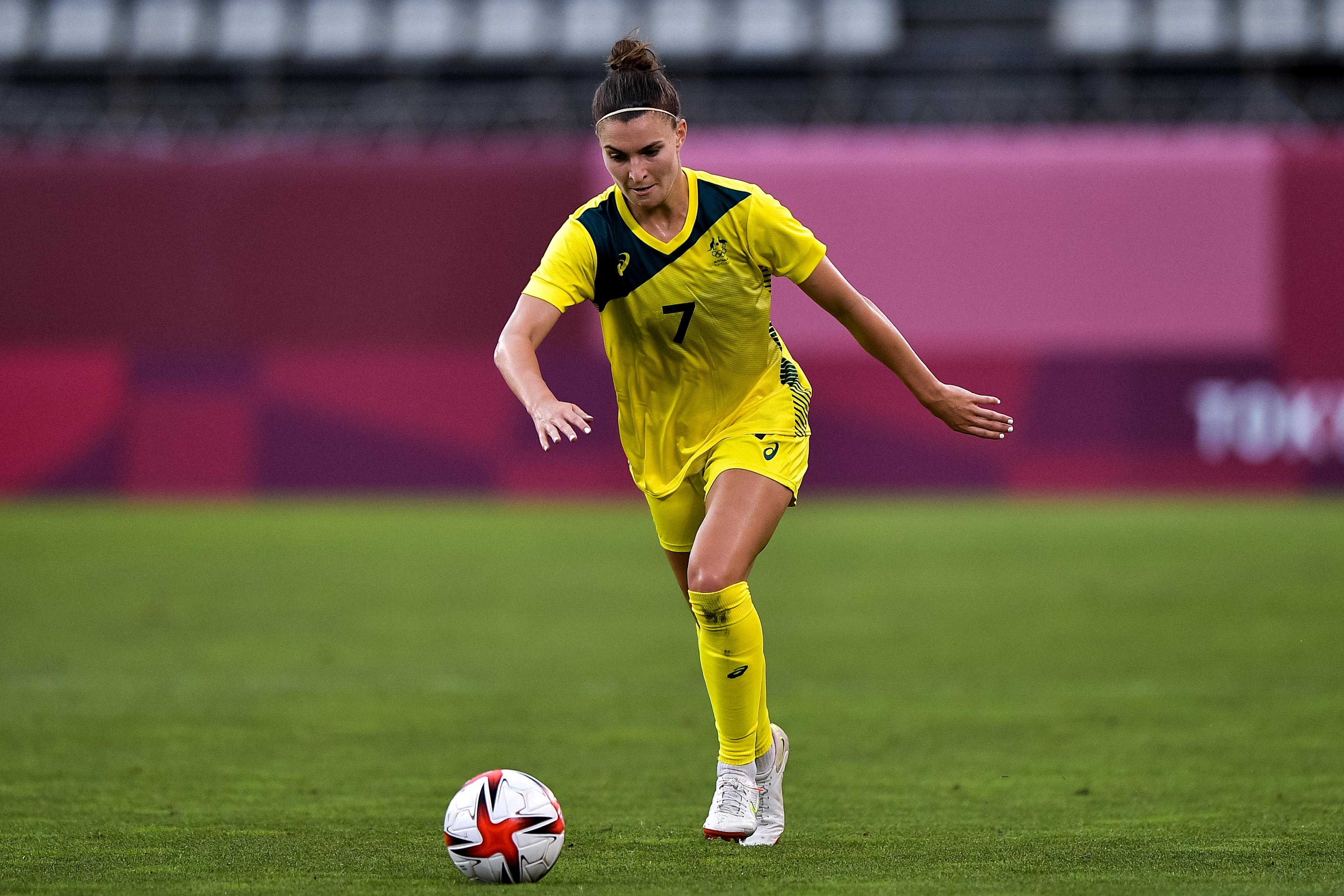 Stephanie Catley of Australia runs with the ball during the Tokyo 2020 Olympic Womens Football Tournament Bronze Medal match between Australia and United States at Ibaraki Kashima Stadium on August 5, 2021 in Kashima, Japan (Photo by Pablo Morano/BSR Agency/Getty Images)