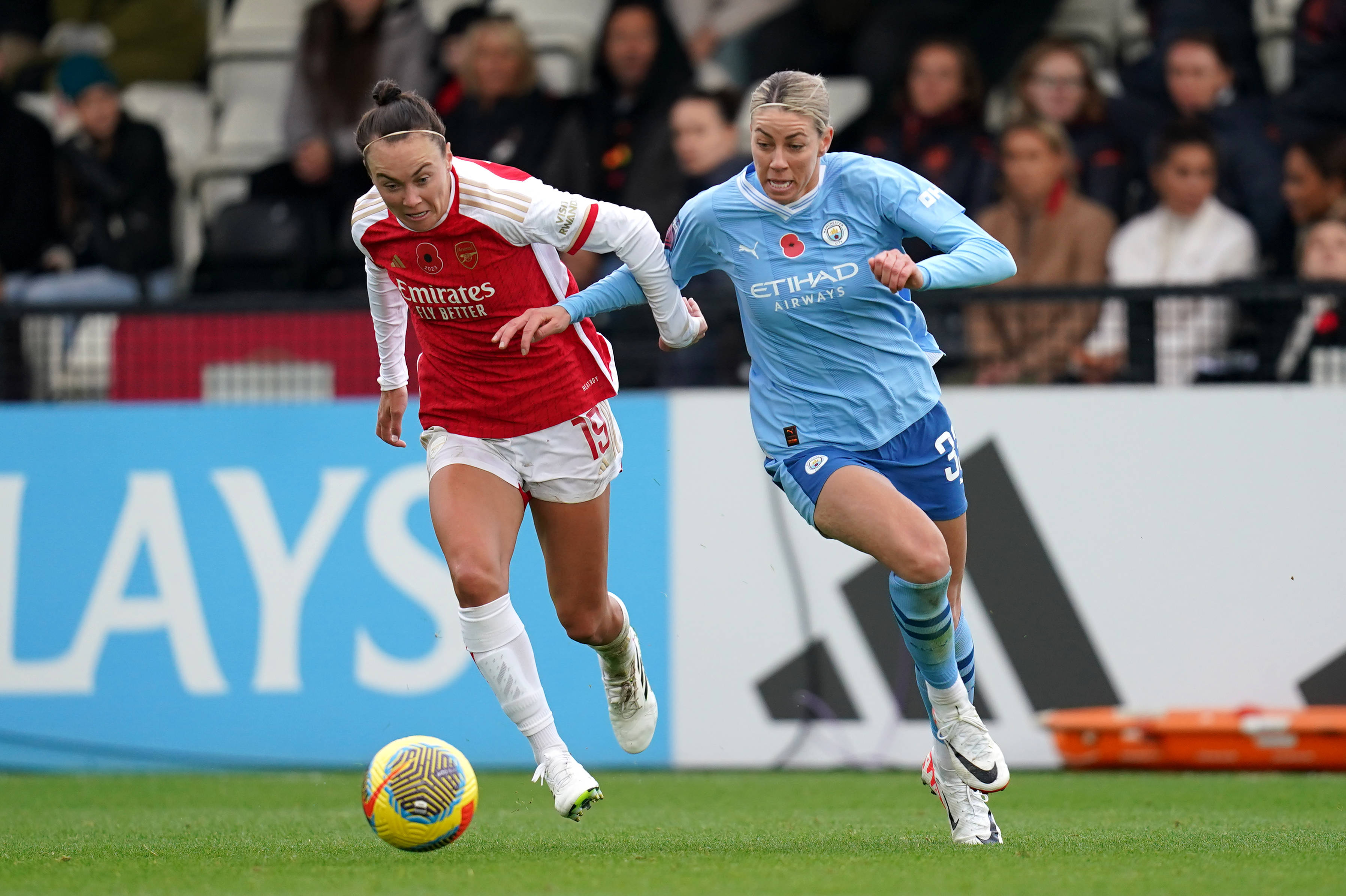 Arsenal s Caitlin Foord (left) and Manchester City s Alanna Kennedy battle for the ball during the Barclays Women s Super League match at Mangata Pay UK Stadium, Borehamwood. 