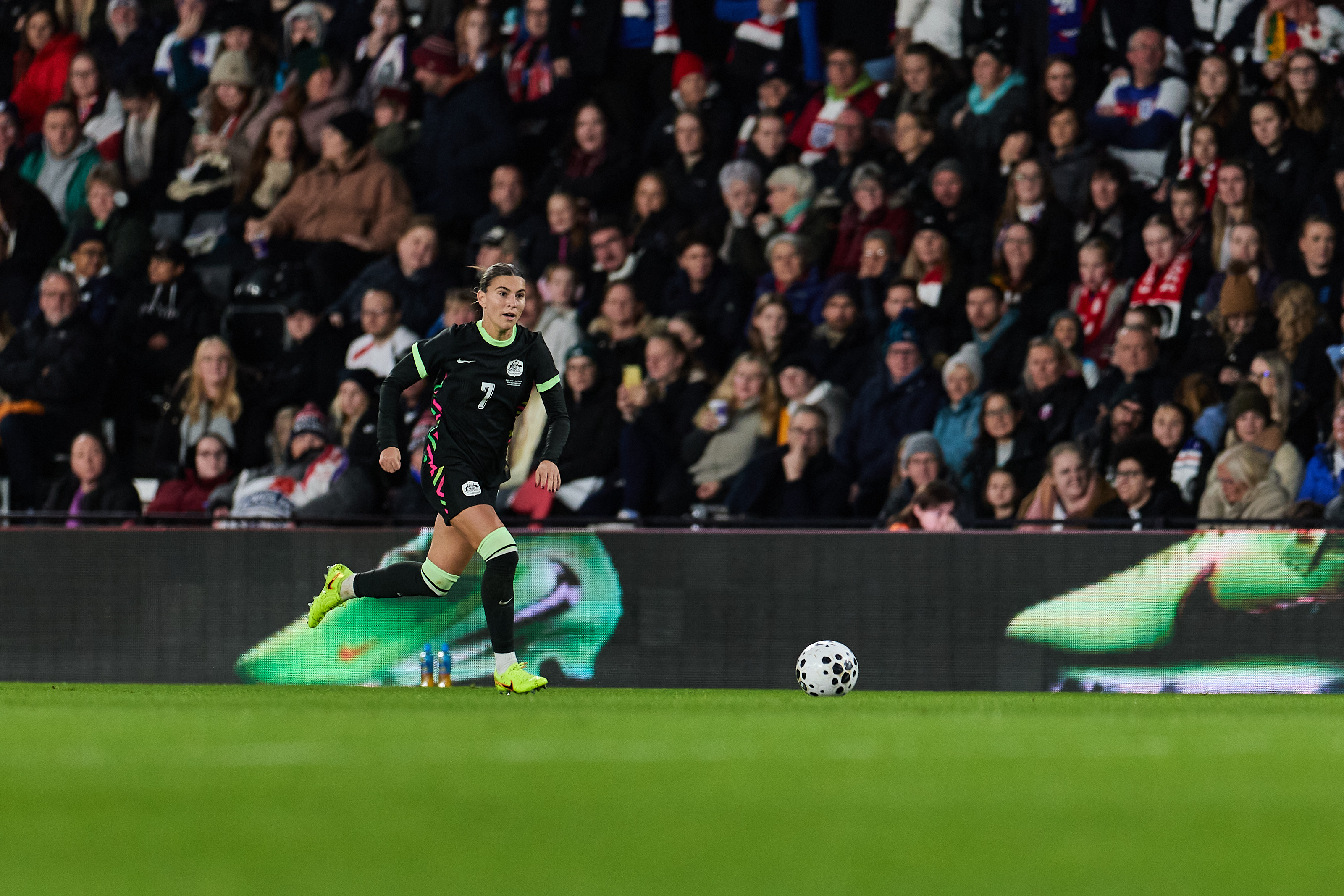 Steph Catley during Australia's game against England at Pride Park Stadium, Derby. (Photo: Rachel Bach/Football Australia)