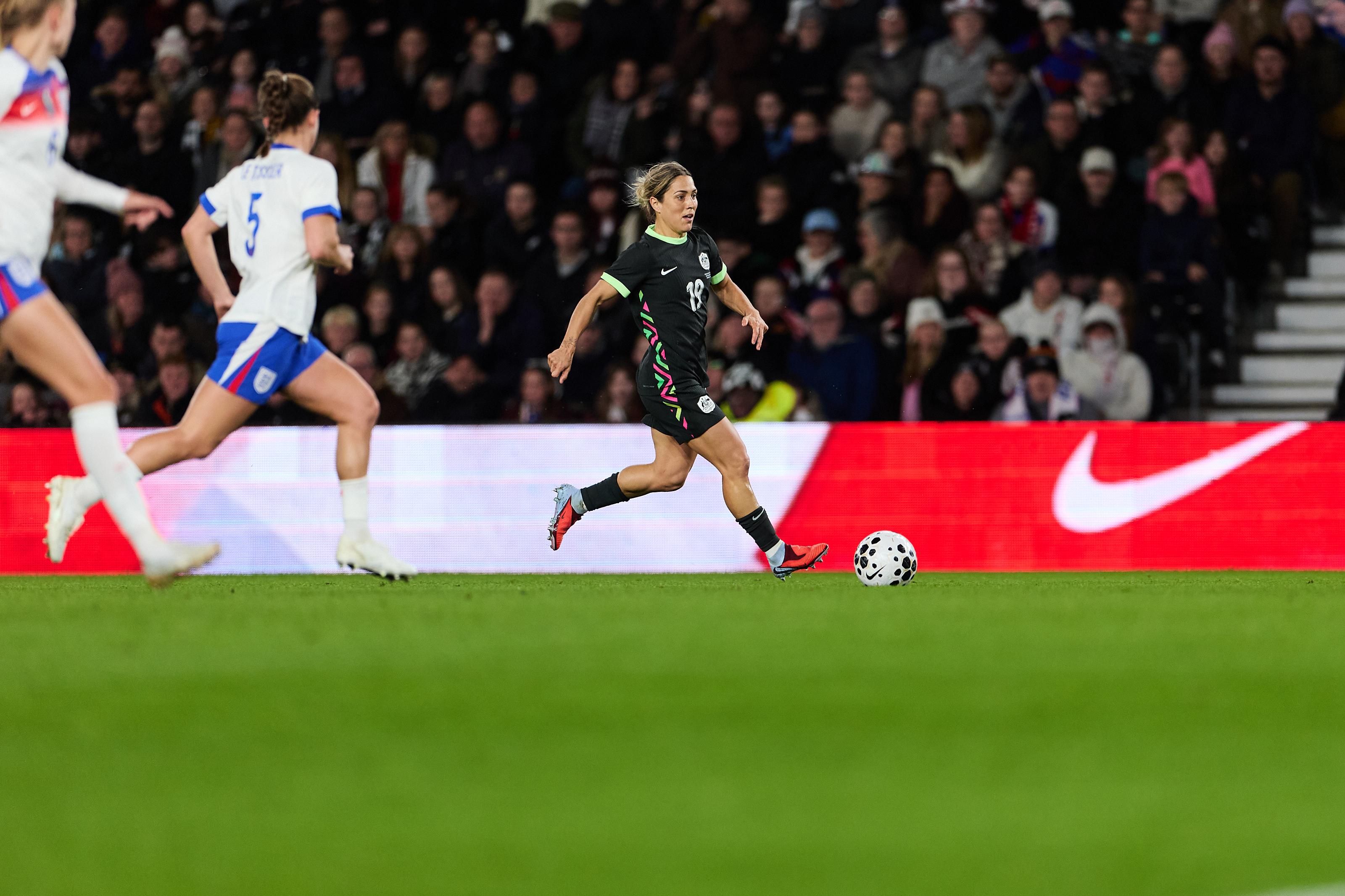 Katrina Gorry during Australia's game against England at Pride Park Stadium, Derby. (Photo: Rachel Bach/Football Australia)