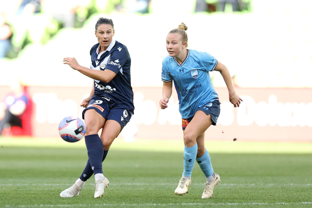 MELBOURNE, AUSTRALIA - JANUARY 26: Emily Gielnik of Melbourne Victory in during the A-League Women round 14 match between Melbourne Victory and Sydney FC at AAMI Park, on January 26, 2024, in Melbourne, Australia. (Photo by Jonathan DiMaggio/Getty Images)