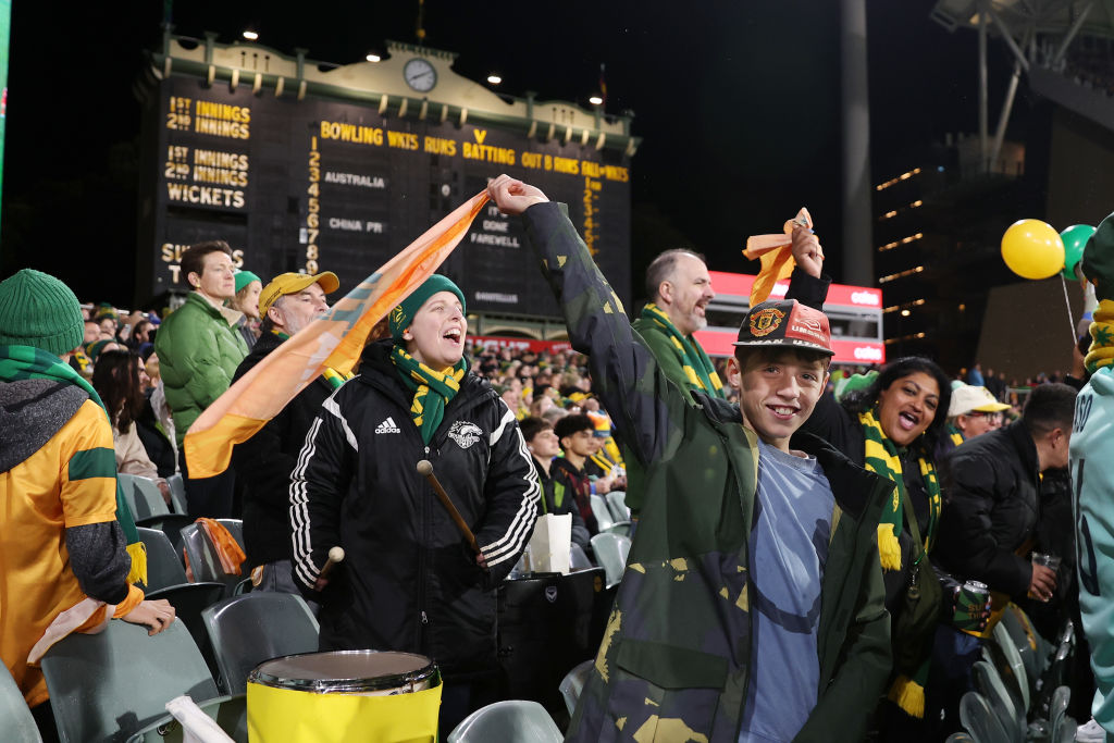 ADELAIDE, AUSTRALIEN – 31. MAI: Gesamtansicht der aktiven Unterstützung der Matildas während des internationalen Freundschaftsspiels zwischen den Australia Matildas und der VR China im Adelaide Oval am 31. Mai 2024 in Adelaide, Australien. (Foto von Maya Thompson/Getty Images)