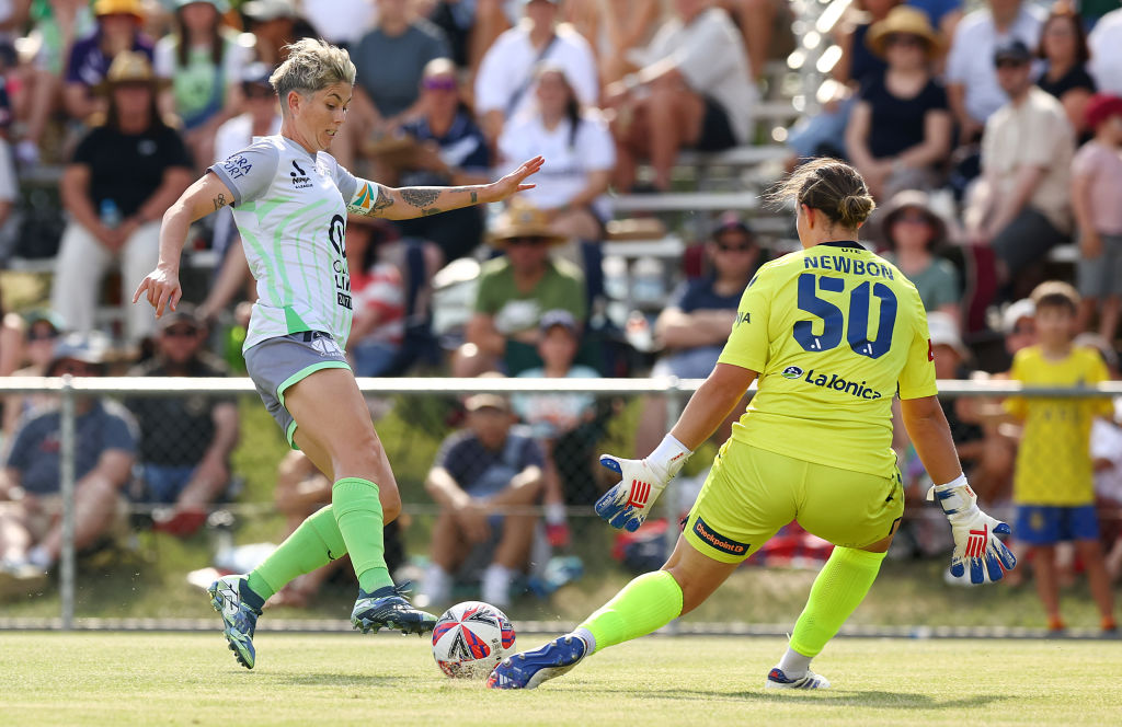 CANBERRA, AUSTRALIA - DECEMBER 21: Michelle Heyman of Canberra United in action during the round seven A-League Women's match between Canberra United and Melbourne Victory at McKellar Park, on December 21, 2024, in Canberra, Australia. (Photo by Mark Nolan/Getty Images)