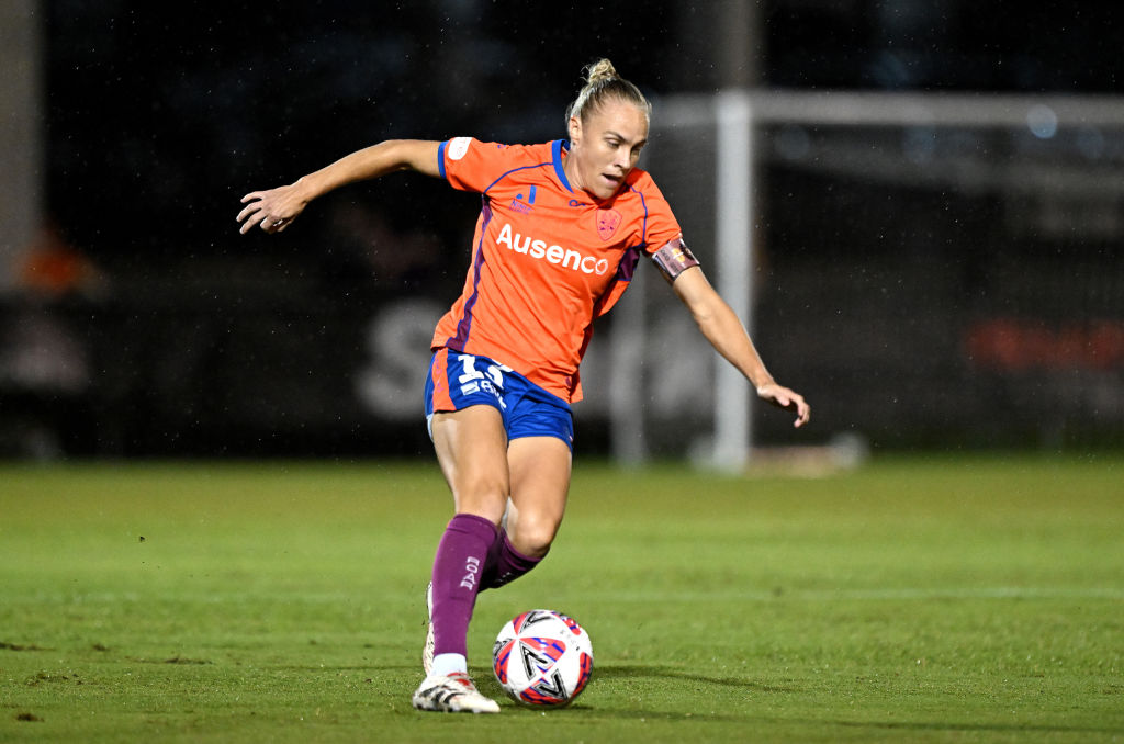 BRISBANE, AUSTRALIA - MARCH 26: Tameka Yallop of the Roar in action during the round 18 A-League Women's match between Brisbane Roar and Melbourne City at Perry Park, on March 26, 2025, in Brisbane, Australia. (Photo by Bradley Kanaris/Getty Images)