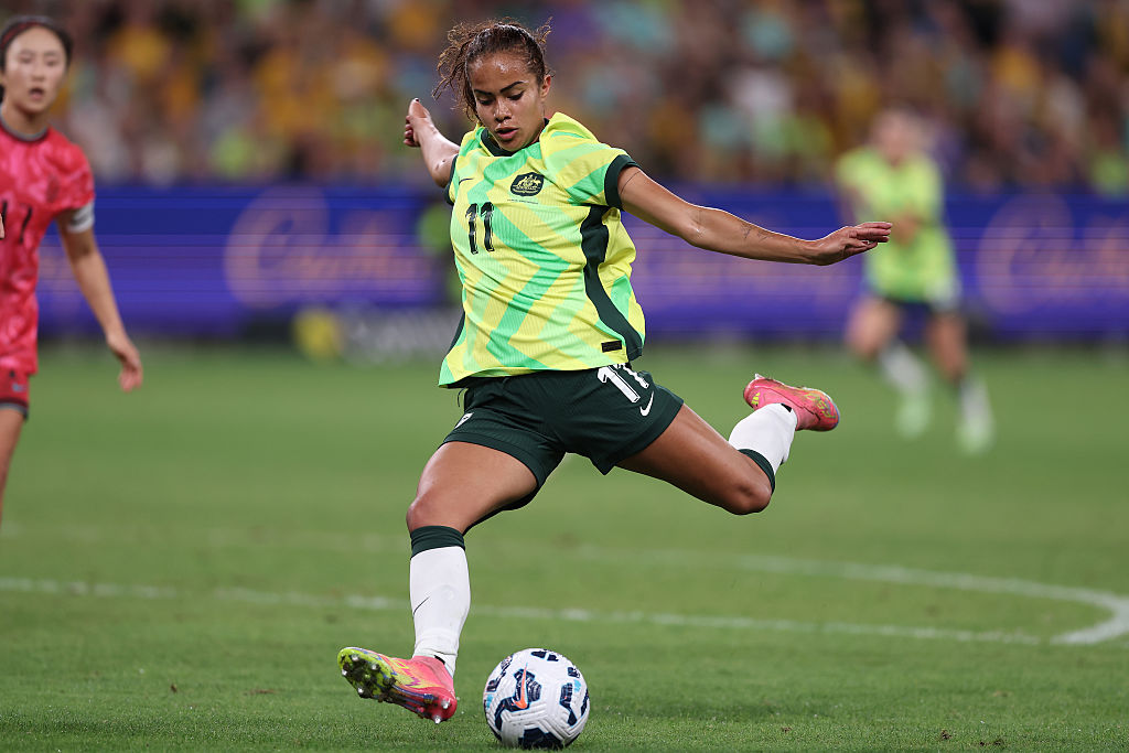 SYDNEY, AUSTRALIA - APRIL 04: Mary Fowler of Australia kicks during the International Friendly between Australia Matildas and Korea Republic at Allianz Stadium on April 04, 2025 in Sydney, Australia. (Photo by Matt King/Getty Images)