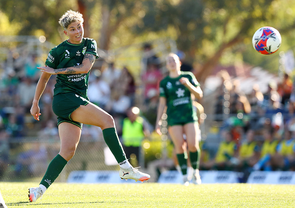 CANBERRA, AUSTRALIA - NOVEMBER 02: Michelle Heyman of Canberra United in action during the round one A-League Women match between Canberra United and Newcastle Jets at McKellar Park, on November 02, 2025, in Canberra, Australia. (Photo by Mark Nolan/Getty Images)
