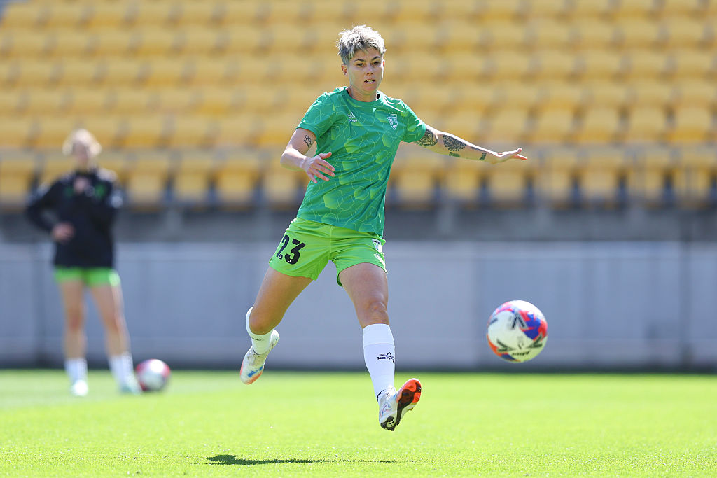 WELLINGTON, NEW ZEALAND - NOVEMBER 08: Michelle Heyman of Canberra United warms up during the round two A-League Women match between Wellington Phoenix and Canberra United at Sky Stadium, on November 08, 2025, in Wellington, New Zealand. (Photo by Hagen Hopkins/Getty Images)