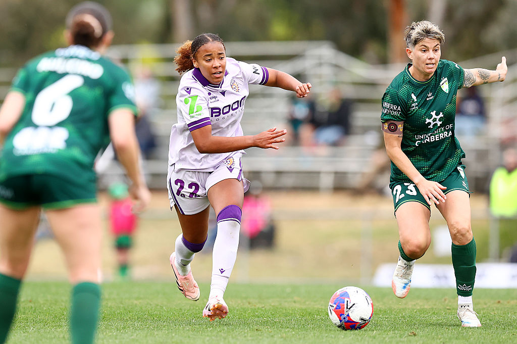 CANBERRA, AUSTRALIA - NOVEMBER 22: Ischia Brooking of Perth in action during the round four A-League Women match between Canberra United and Perth Glory at McKellar Park, on November 22, 2025, in Canberra, Australia. (Photo by Mark Nolan/Getty Images)