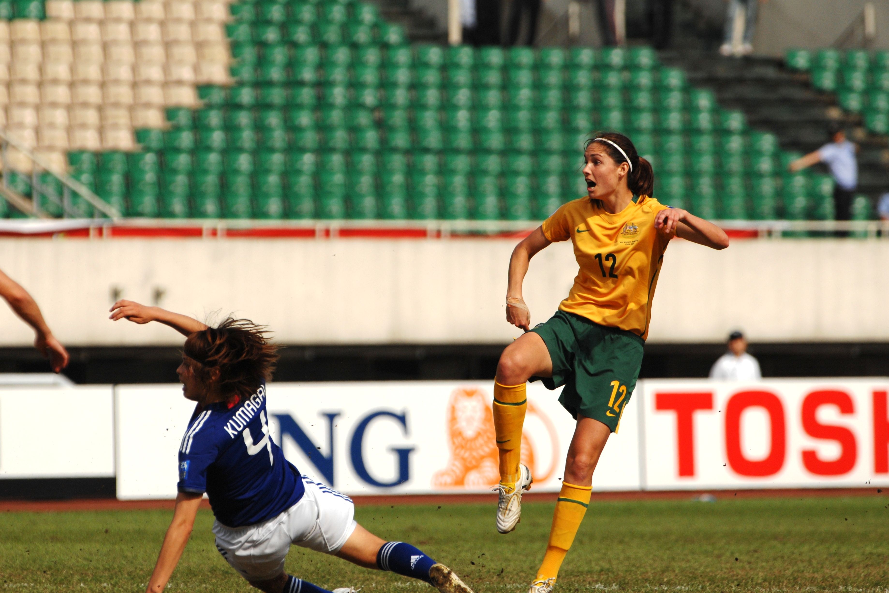 Kate Gill's winning strike (Photo: Paul Lau)