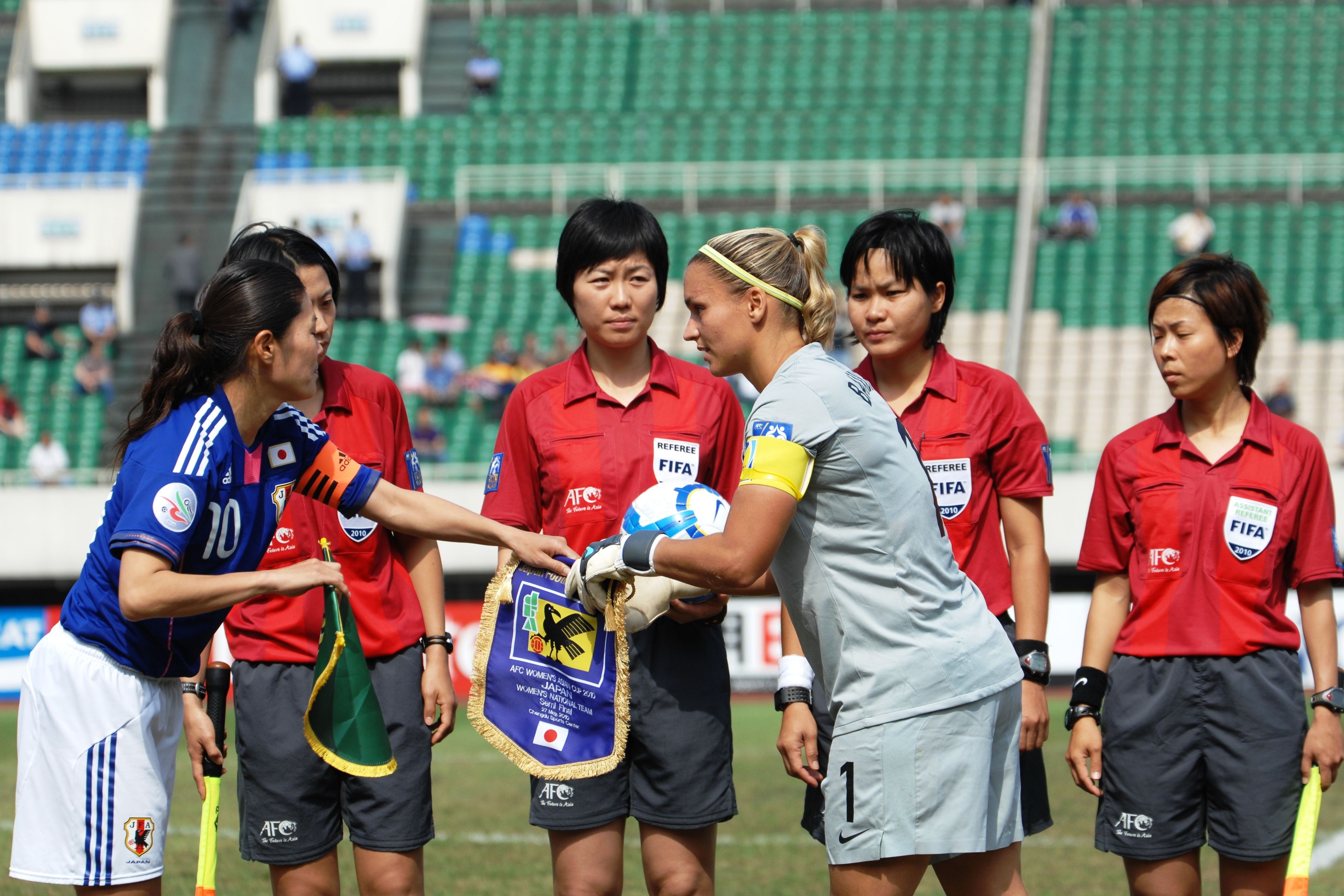 Melissa Barbieri shakes hands with Japan captain Homare Sawa pre-game (Photo: Paul Lau)