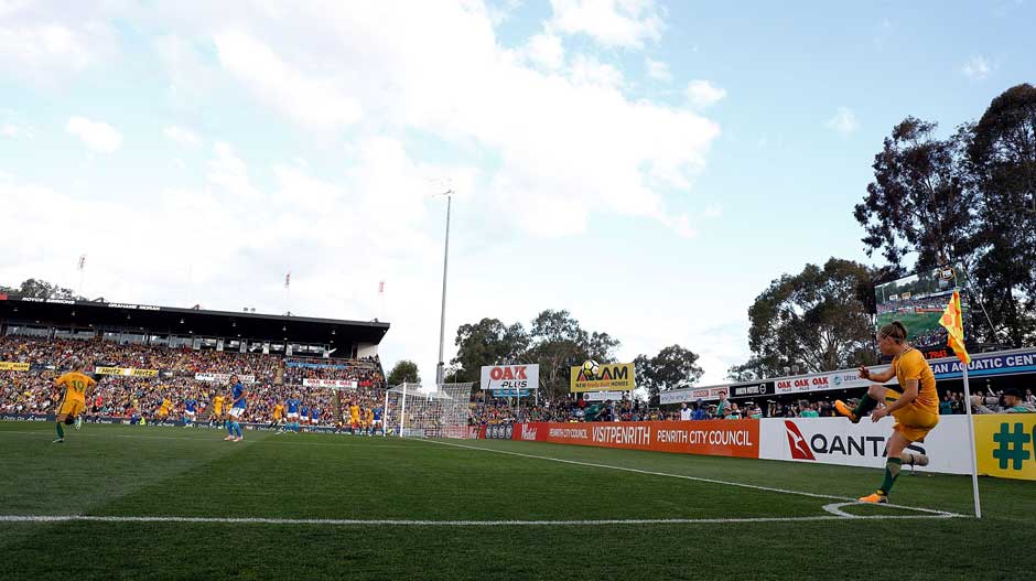Elise Kellond-Knight swings in a corner for the Westfield Matildas.