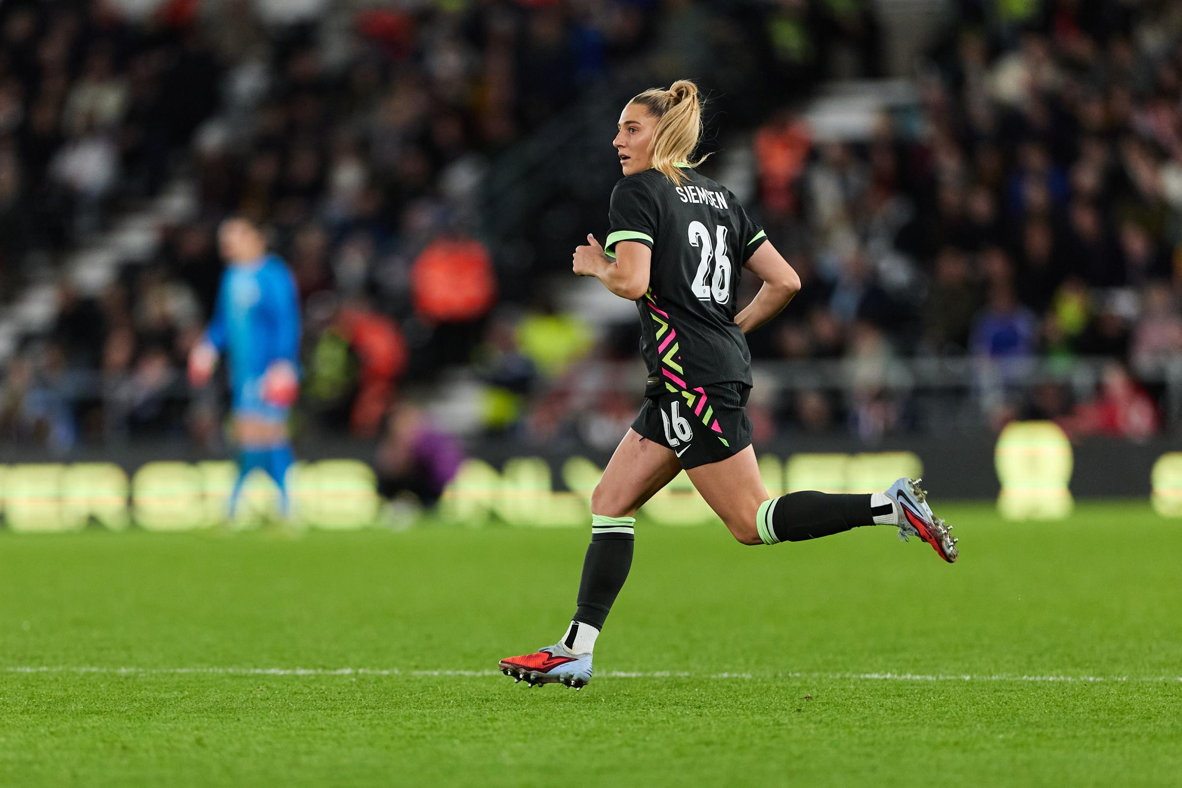 Remy Siemsen - By The White Line