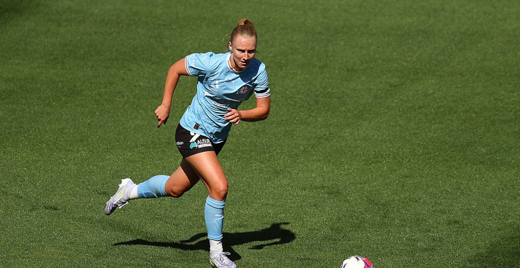 MELBOURNE, AUSTRALIA - DECEMBER 23: Holly McNamara of Melbourne City in action during the round 10 A-League Women match between Melbourne City and Melbourne Victory at AAMI Park on December 23, 2025 in Melbourne, Australia. (Photo by Graham Denholm/Getty Images)