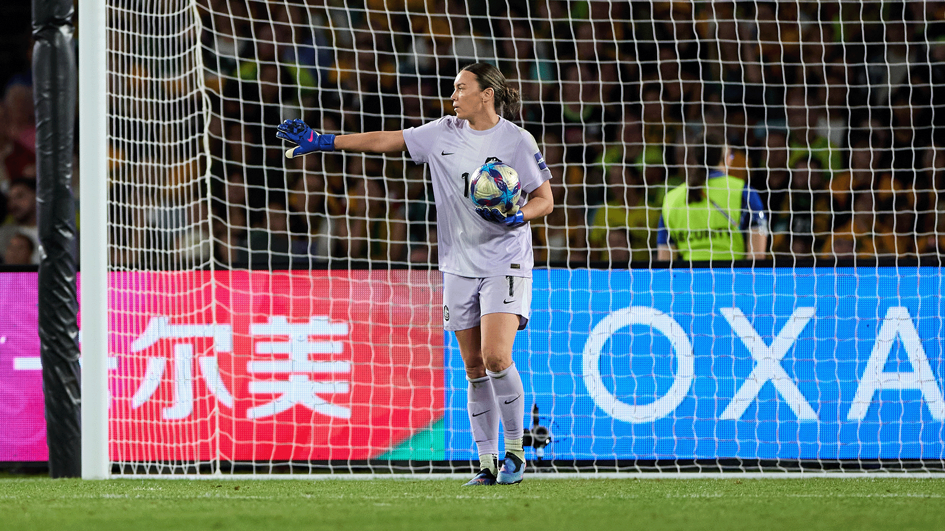Mackenzie Arnold signs new deal with the Portland Thorns FC until 2027