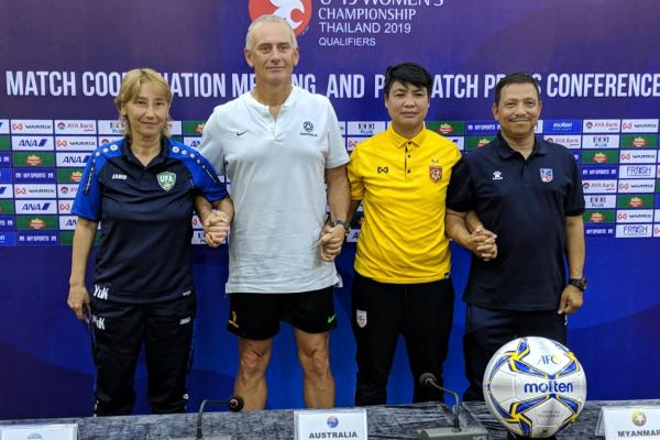 Gary van Egmond with the coaches of the three other Group A nations