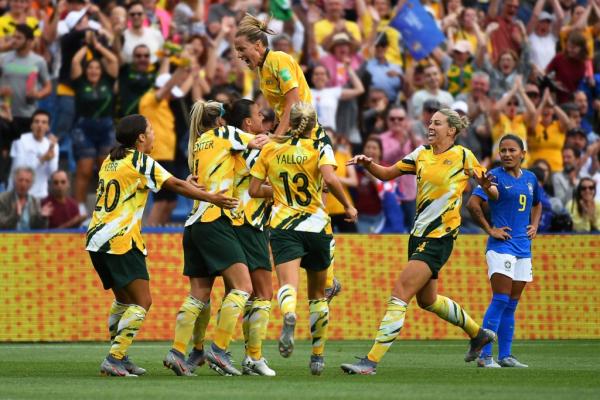Matildas celebrate v Brazil 2019 FIFAWWC