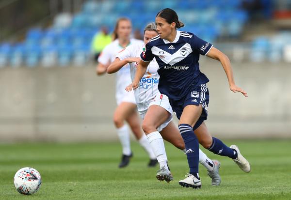 Kyra Cooney-Cross on the ball for Melbourne Victory