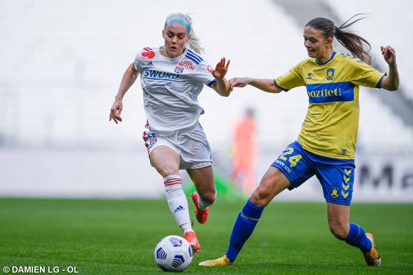 Ellie Carpenter in UWCL action 