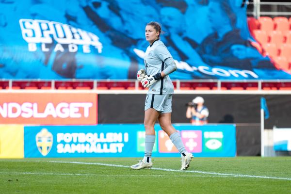 Teagan Micah v Sweden 
