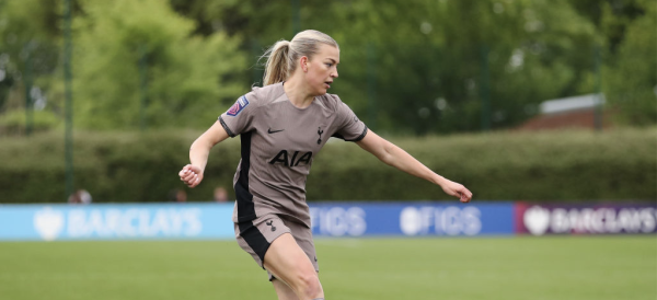 Charlotte Grant of Tottenham Hotspur passes the ball during the Barclays Women´s Super League match between Everton FC and Tottenham Hotspur at Walton Hall Park on May 04, 2024 in Liverpool, England. (Photo by Jess Hornby/Getty Images)