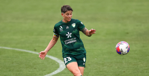 CANBERRA, AUSTRALIA - DECEMBER 13: Michelle Heyman of Canberra United in action during the round seven A-League Women match between Canberra United and Melbourne City at McKellar Park, on December 13, 2025, in Canberra, Australia. (Photo by Mark Nolan/Getty Images)