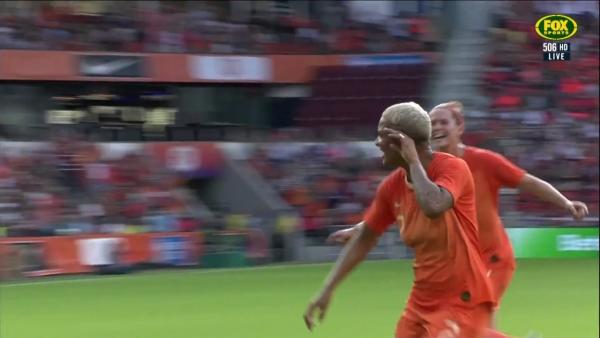 Netherlands make it 3-0