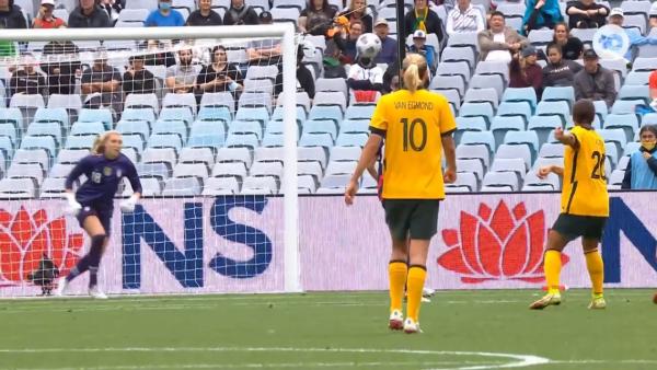 CHANCE: Kerr goes close from distance | CommBank Matildas v USA
