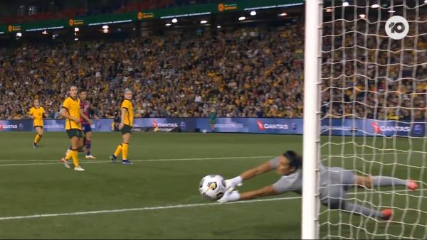 SAVE: Williams -  USA denied by a full-stretch save