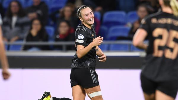 WATCH: Foord nets a brace against Lyon | UWCL Matchday 1 Review