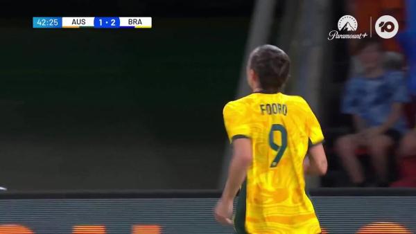 GOAL: Caitlin Foord pulls one back for the Matildas | Australia v Brazil | International Friendly