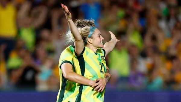 GOAL: Carpenter makes it three | CommBank Matildas v New Zealand