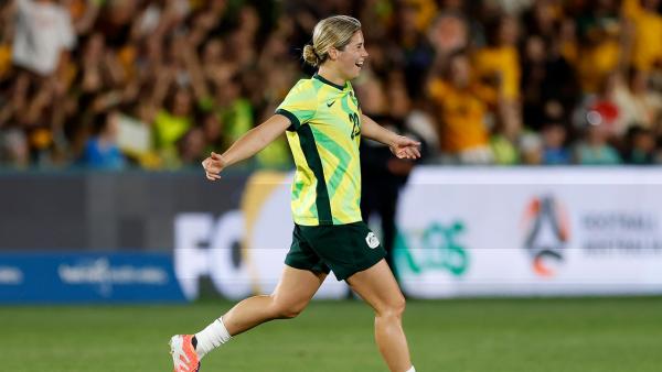 GOAL: Cooney-Cross scores a stunner | CommBank Matildas v New Zealand