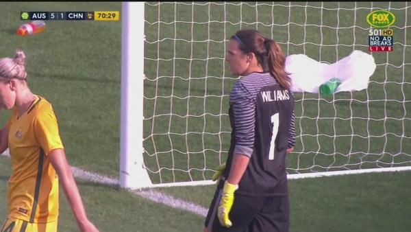 Williams denies Peng from close range