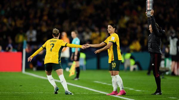 The story behind the © armband swap last night!