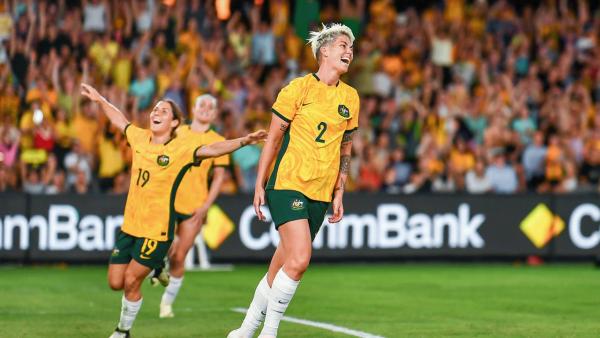 Michelle Heyman is presented with the rebel sport Player Of The Match for #AUSvUZB ?