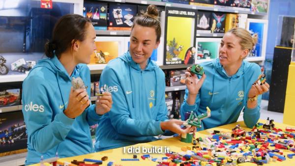Alanna, Caitlin & Macca visit the LEGO store in Marion ? ? ?