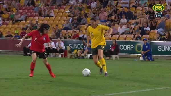 Emily Gielnik nails stunning goal