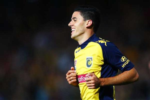 Rogic to train with Celtic