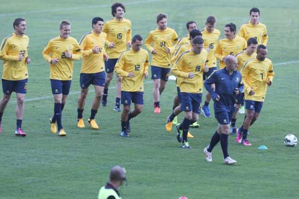 Cahill rallies Sydney support for key qualifier