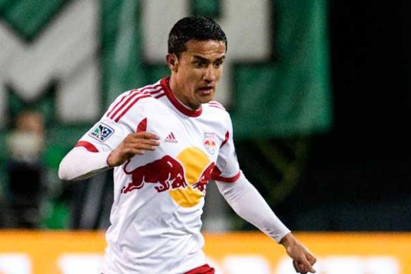 Aussies Abroad | Cahill keeps Bulls top