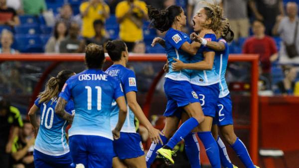 Brazil's Andressa Alves celebrates her winner against Spain with teammates.