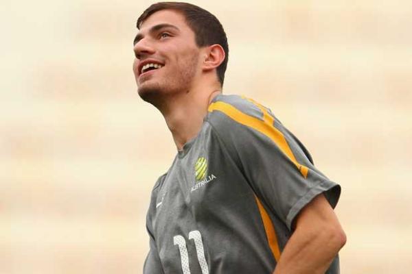 Troisi considers Qatar move