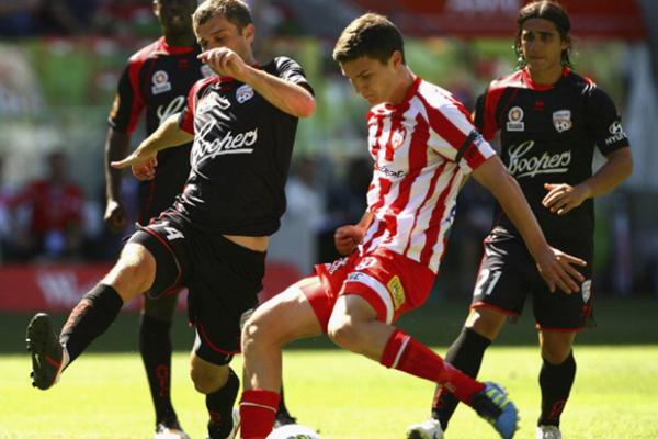 Good debuts for Magpies